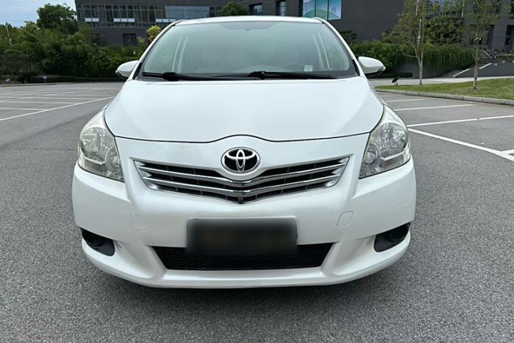 Used Toyota Verso 2014 Starlight 180E CVT Elite Edition Exterior 1