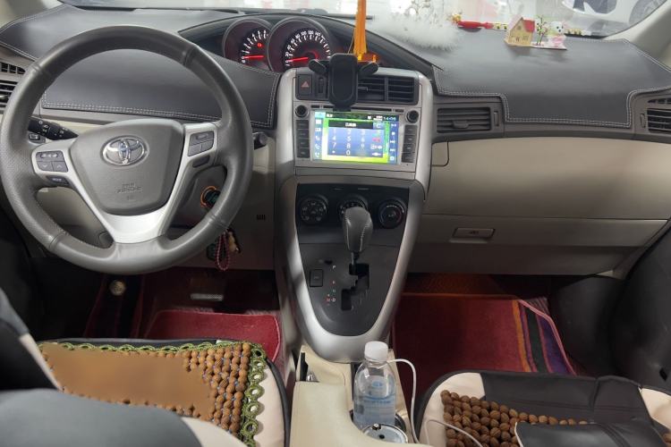 Used Toyota Verso 2015 180E CVT Crossover Edition Interior 1