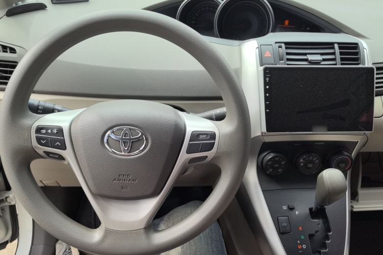 Used Toyota Verso 2015 180E CVT Crossover Edition Interior 3