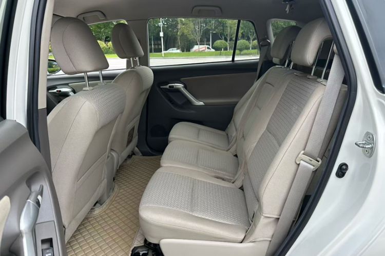 Used Toyota Verso 2014 Starlight 180E CVT Elite Edition Interior 3