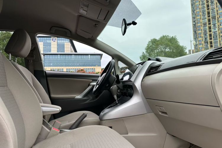 Used Toyota Verso 2014 Starlight 180E CVT Elite Edition Interior 4