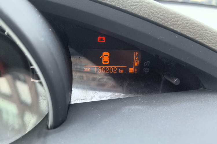 Used Toyota Verso 2015 180E CVT Crossover Edition Odometer Close Up