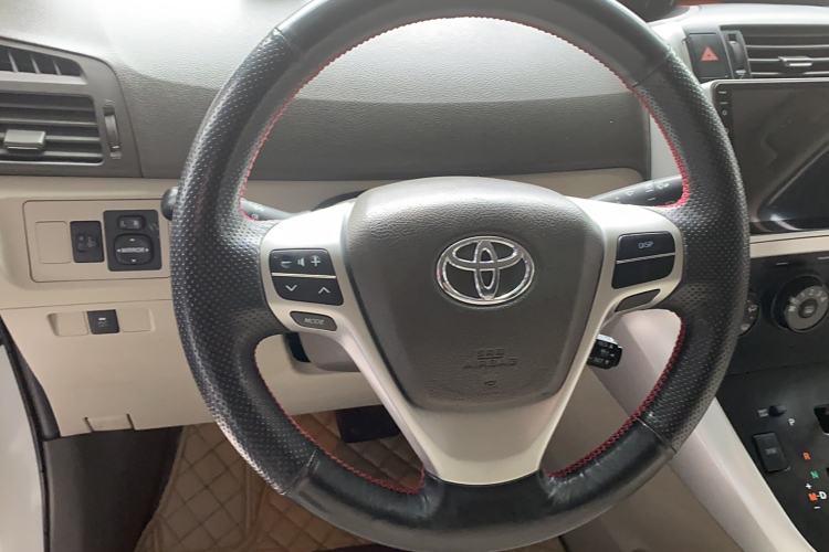 Used Toyota Verso 2014 Starlight 180E CVT Elite Edition Steering Wheel