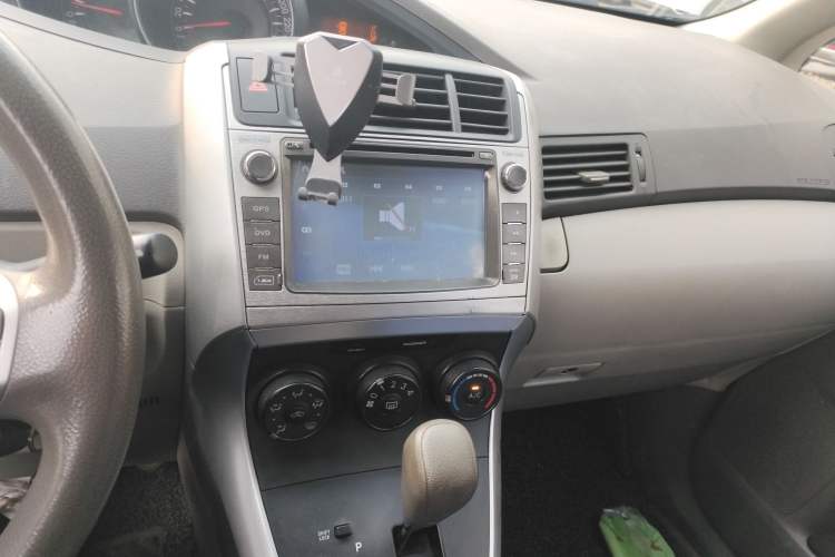 Used Toyota Verso 2011 180E CVT Elite Edition Audio And AC Panel
