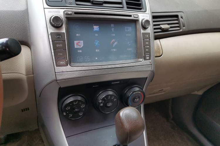Used Toyota Verso 2011 180E CVT Elite Edition Audio And AC Panel