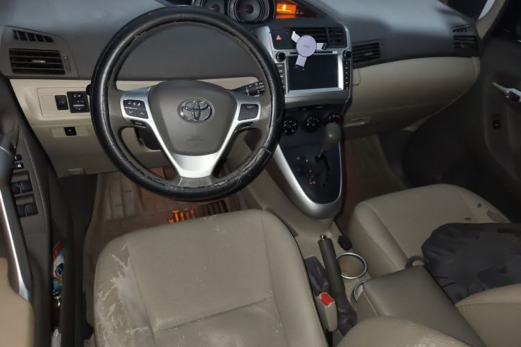 Used Toyota Verso 2011 180G CVT Comfort Edition Center Console
