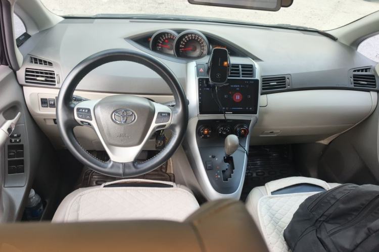 Used Toyota Verso 2011 180E CVT Elite Edition Center Console