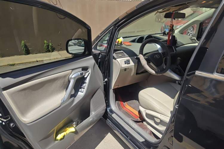 Used Toyota Verso 2011 180E CVT Elite Edition Driver Seat
