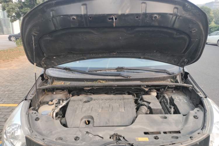 Used Toyota Verso 2011 180E CVT Elite Edition Engine Bay