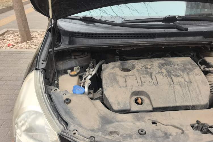 Used Toyota Verso 2011 180G CVT Luxury Edition Engine Bay Right