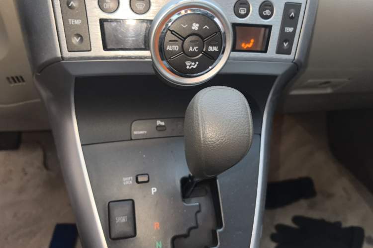 Used Toyota Verso 2011 180G CVT Luxury Edition Gear Lever