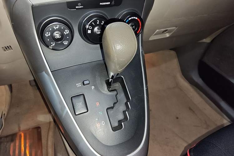 Used Toyota Verso 2011 180E CVT Elite Edition Gear Lever