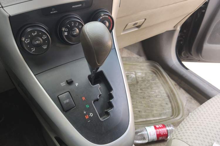 Used Toyota Verso 2011 180E CVT Elite Edition Gear Lever