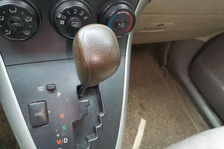 Used Toyota Verso 2011 180E CVT Elite Edition Gear Lever