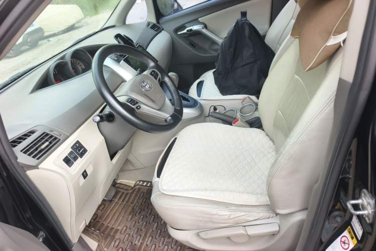 Used Toyota Verso 2011 180E CVT Elite Edition Left Front Seat