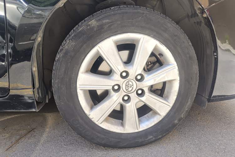 Used Toyota Verso 2011 180E CVT Elite Edition Right Front Wheel Hub