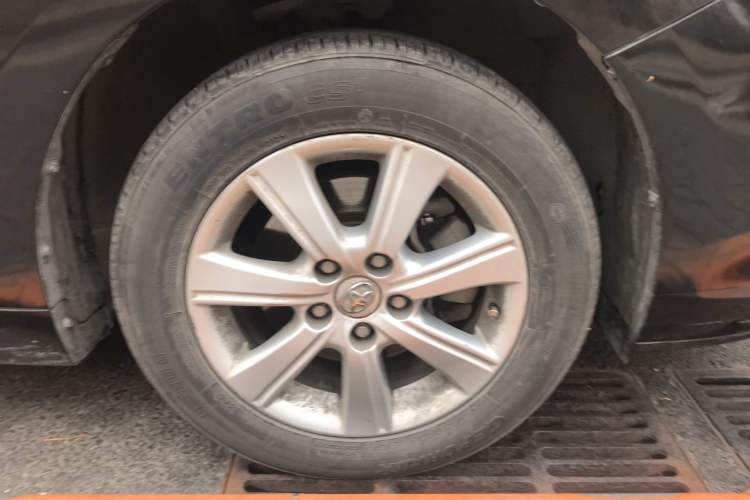 Used Toyota Verso 2011 180G CVT Luxury Edition Right Front Wheel Hub