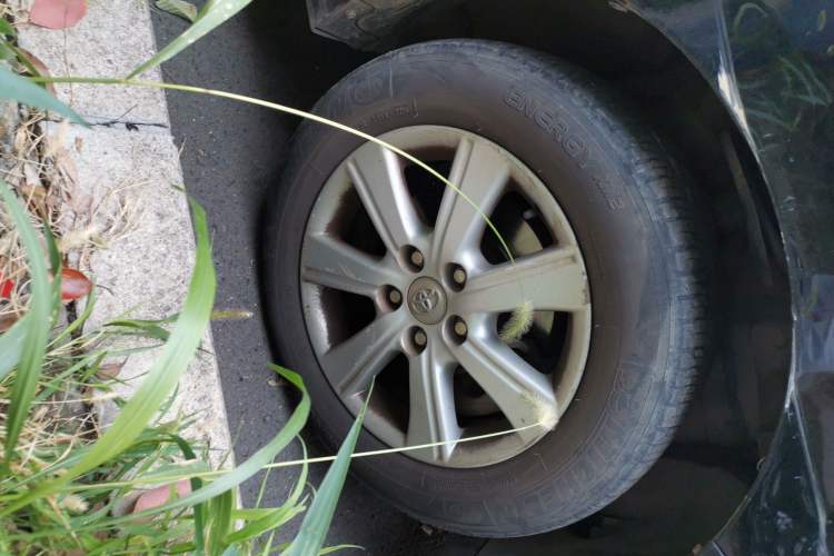 Used Toyota Verso 2011 180E CVT Elite Edition Right Front Wheel Hub