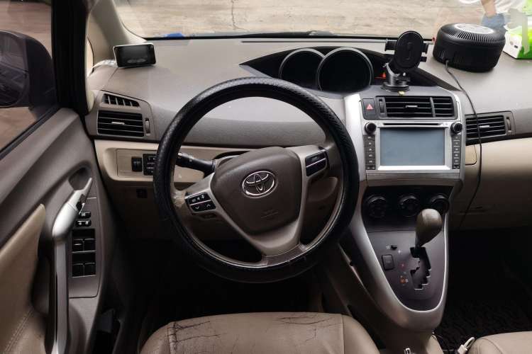 Used Toyota Verso 2011 180E CVT Elite Edition Steering Wheel