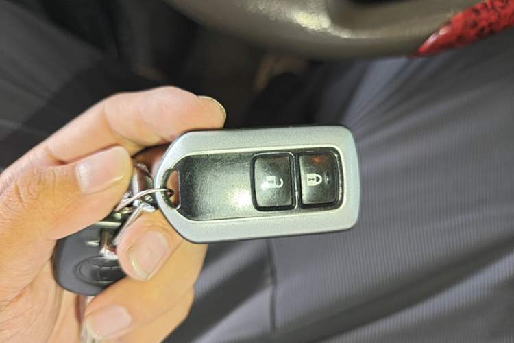 Used Toyota Verso 2011 180G CVT Luxury Edition Vehicle Key