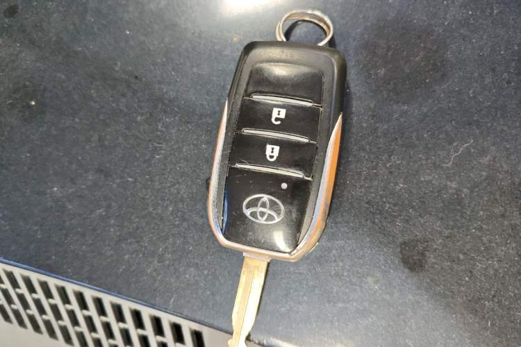 Used Toyota Verso 2011 180E CVT Elite Edition Vehicle Key
