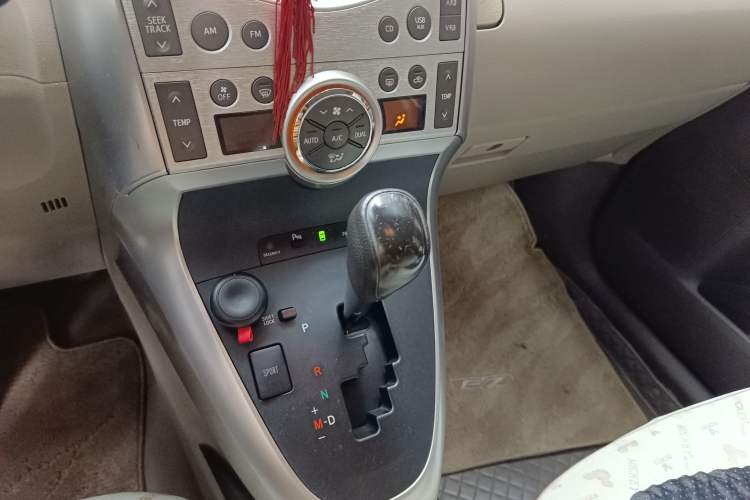 Used Toyota Verso 2011 180G CVT Comfort Edition Gear Lever