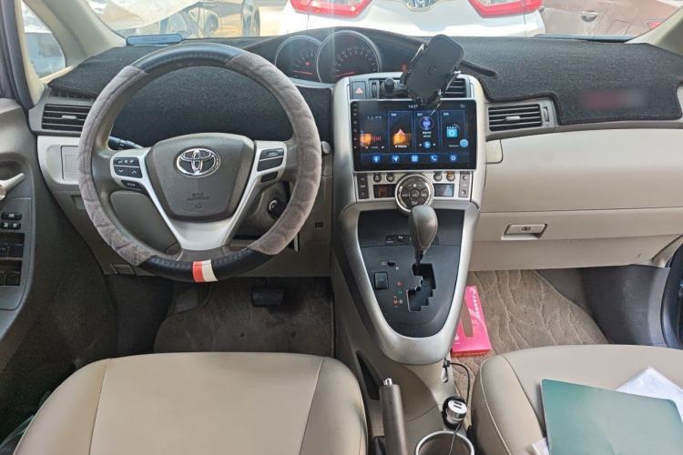 Used Toyota Verso 2011 180G CVT Luxury Multi-Function Version Center Console