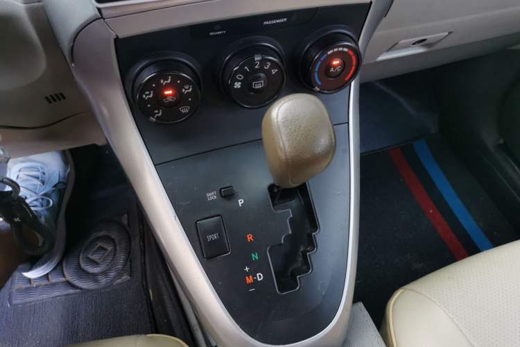 Used Toyota Verso 2011 180E CVT Elite Edition Gear Lever