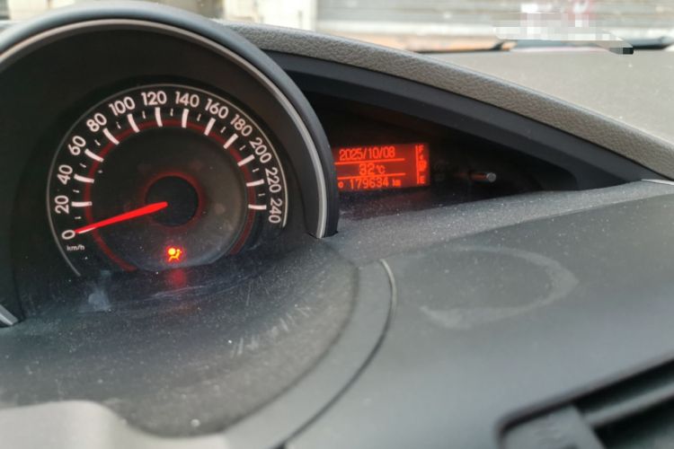 Used Toyota Verso 2011 180E CVT Elite Edition Odometer Close Up