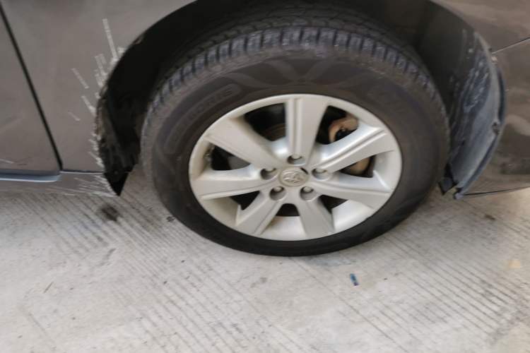 Used Toyota Verso 2011 180E CVT Elite Edition Right Front Wheel Hub