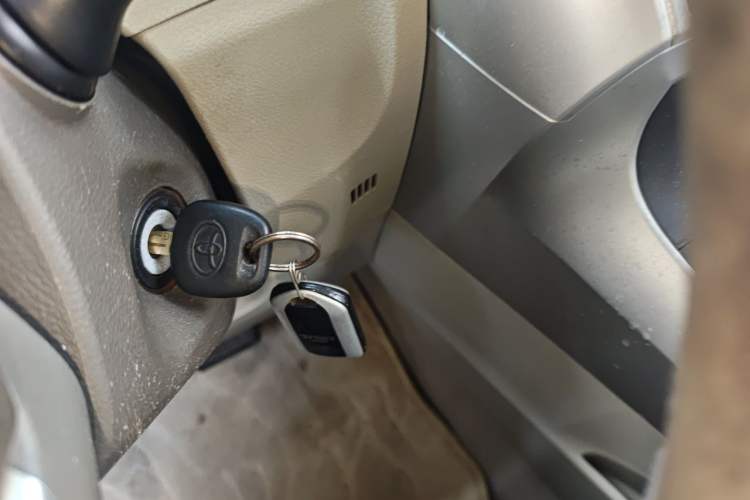 Used Toyota Verso 2011 180G CVT Luxury Multi-Function Version Vehicle Key