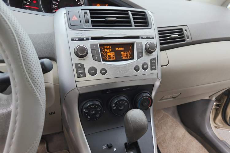 Used Toyota Verso 2011 180E CVT Elite Edition Audio And AC Panel