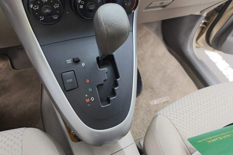 Used Toyota Verso 2011 180E CVT Elite Edition Gear Lever