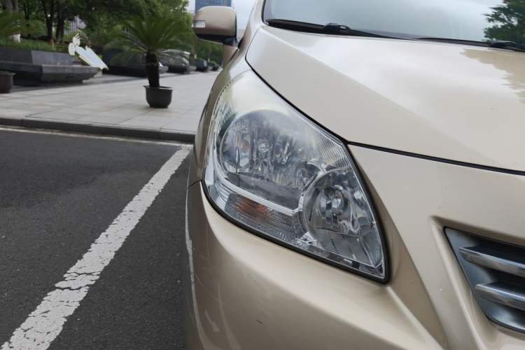 Used Toyota Verso 2011 180E CVT Elite Edition Right Front Headlight