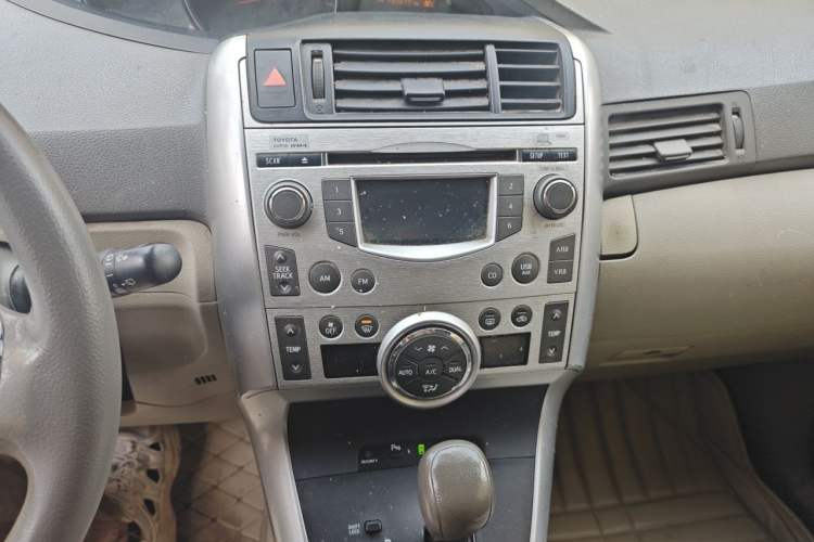 Used Toyota Verso 2011 180G CVT Luxury Edition Audio And AC Panel