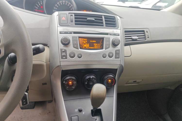 Used Toyota Verso 2011 180E CVT Elite Edition Audio And AC Panel
