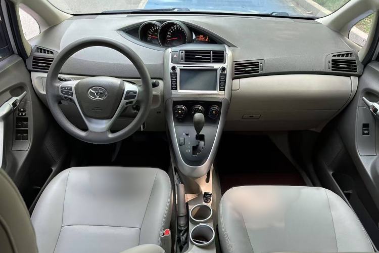 Used Toyota Verso 2011 180E CVT Elite Edition Audio And AC Panel