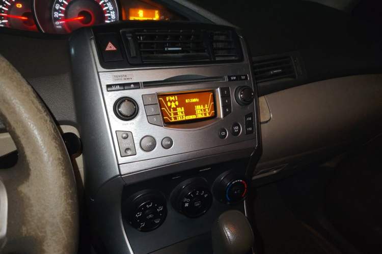Used Toyota Verso 2011 180E CVT Elite Edition Audio And AC Panel