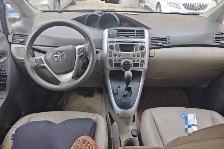 Used Toyota Verso 2011 180G CVT Luxury Edition Center Console