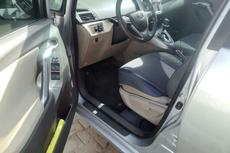 Used Toyota Verso 2011 180E CVT Elite Edition Driver Seat