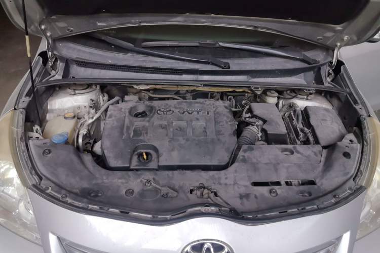 Used Toyota Verso 2011 180G CVT Luxury Multi-Function Version Engine Bay