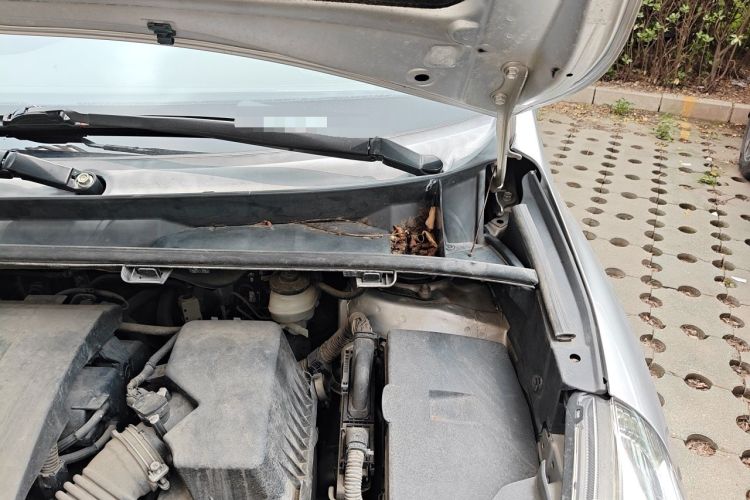 Used Toyota Verso 2011 200V CVT Ultimate Navigation Edition Engine Bay Left