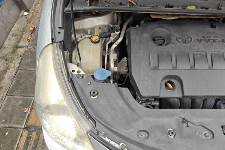 Used Toyota Verso 2011 180G CVT Luxury Edition Engine Bay Right
