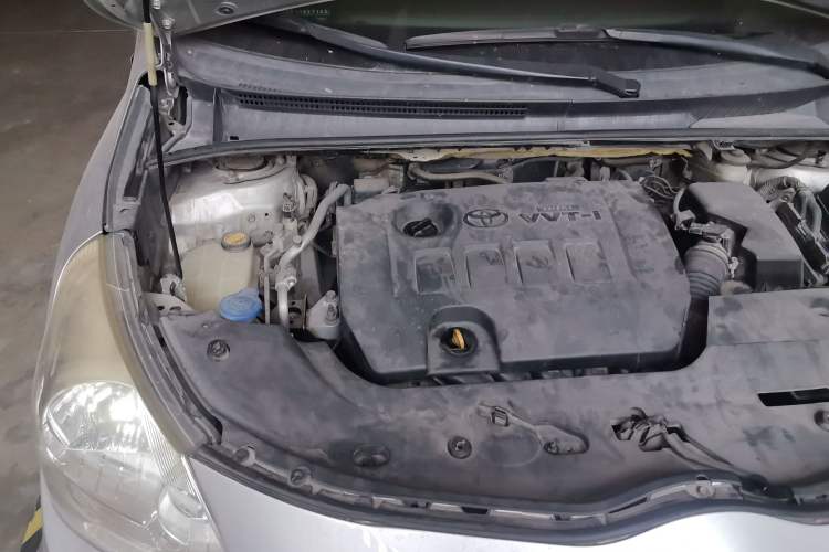 Used Toyota Verso 2011 180G CVT Luxury Multi-Function Version Engine Bay Right