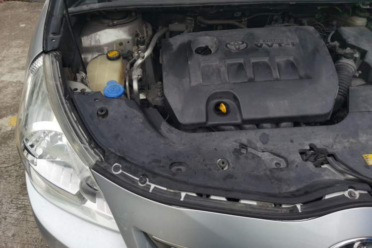 Used Toyota Verso 2011 180G CVT Luxury Multi-Function Version Engine Bay Right