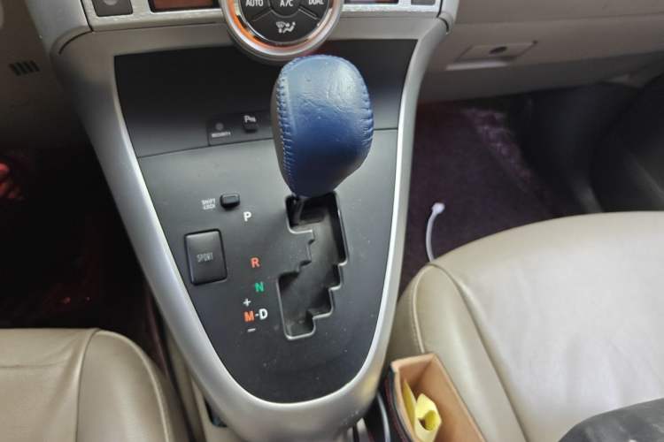 Used Toyota Verso 2011 180G CVT Luxury Edition Gear Lever