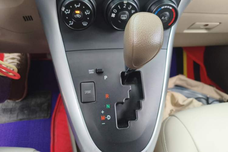 Used Toyota Verso 2011 180E CVT Elite Edition Gear Lever