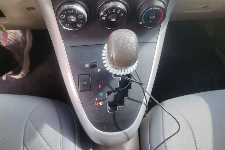 Used Toyota Verso 2011 180E CVT Elite Edition Gear Lever