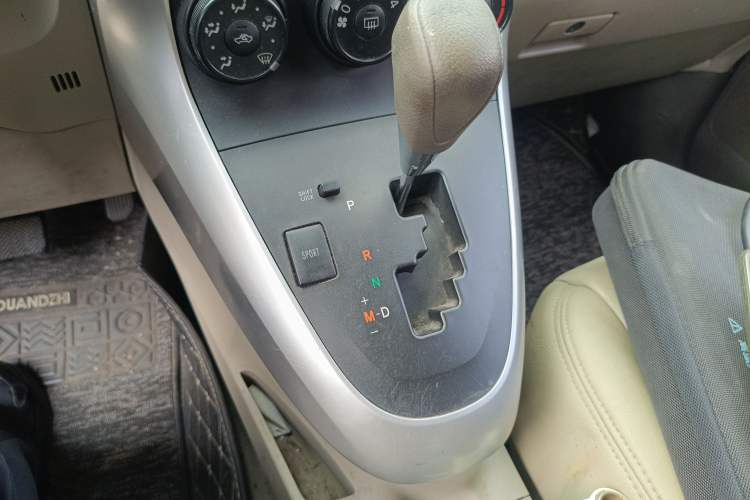 Used Toyota Verso 2011 180E CVT Elite Edition Gear Lever