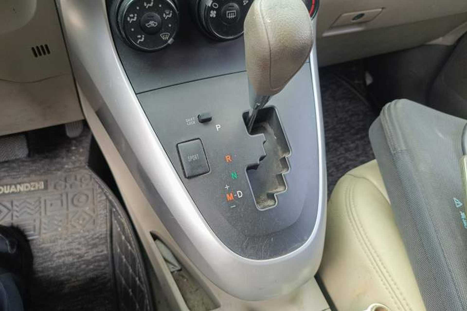 Used Toyota Verso 2011 180E CVT Elite Edition Gear Lever
